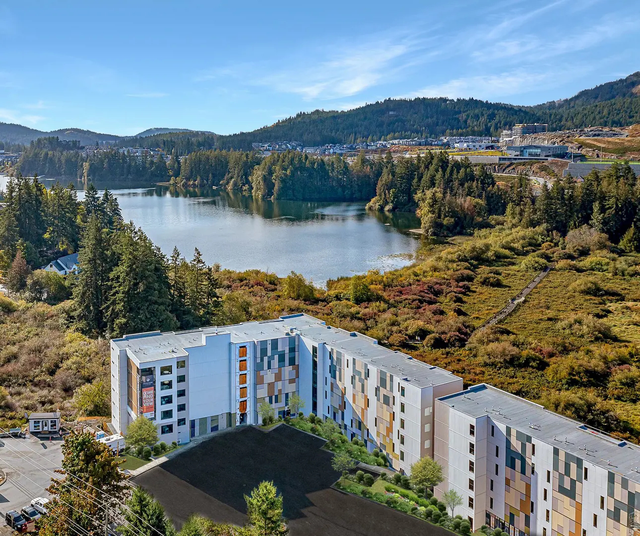 Trailside at the Lake in Victoria — rendering 3