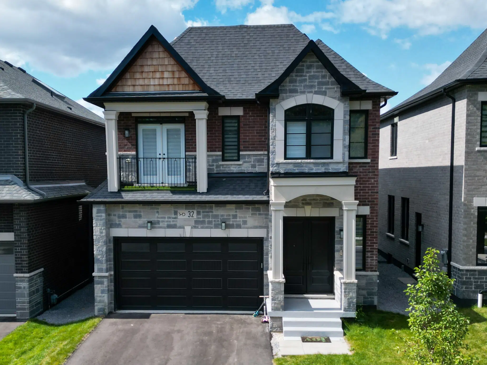 Whitby Manors in Whitby — rendering 2